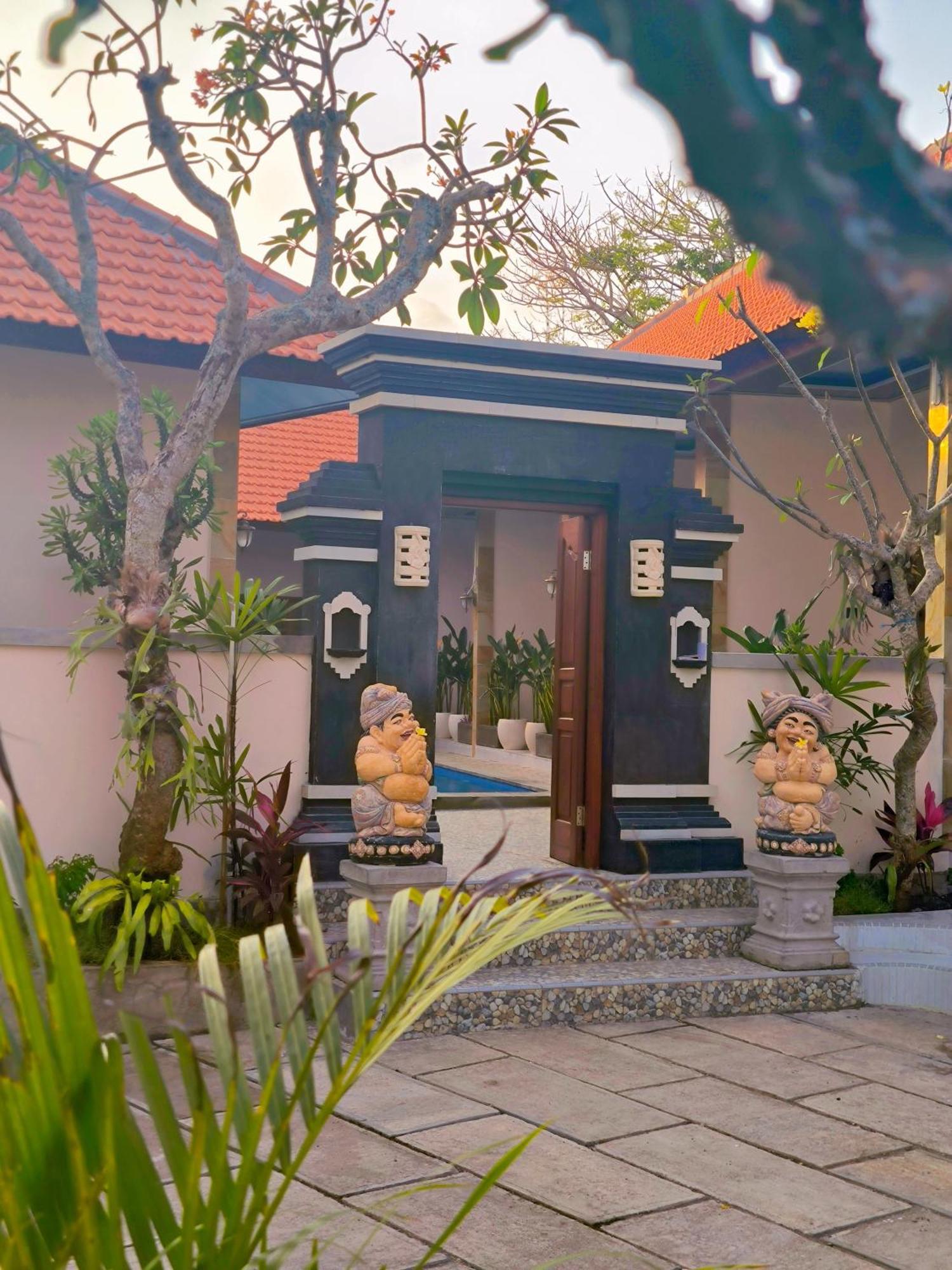 Surya Pandawa Homestay อูงาซัน ภายนอก รูปภาพ