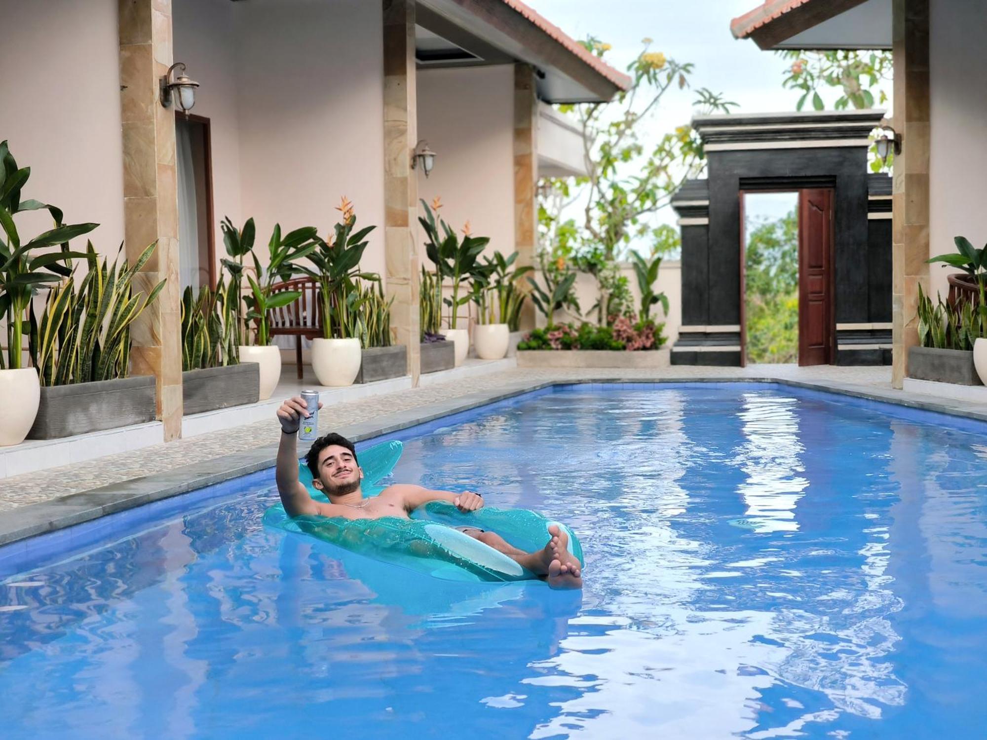 Surya Pandawa Homestay อูงาซัน ภายนอก รูปภาพ